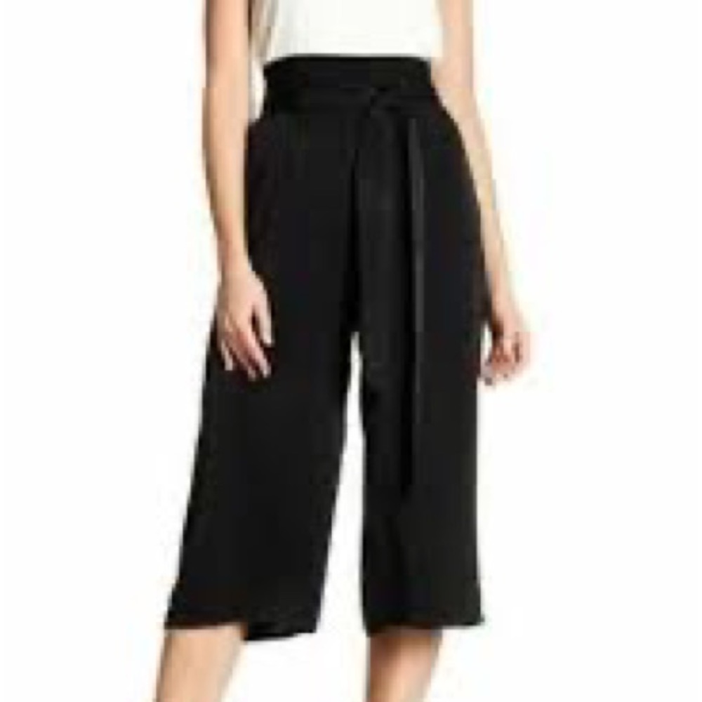 West Kei Small Tie Front Capri Pants